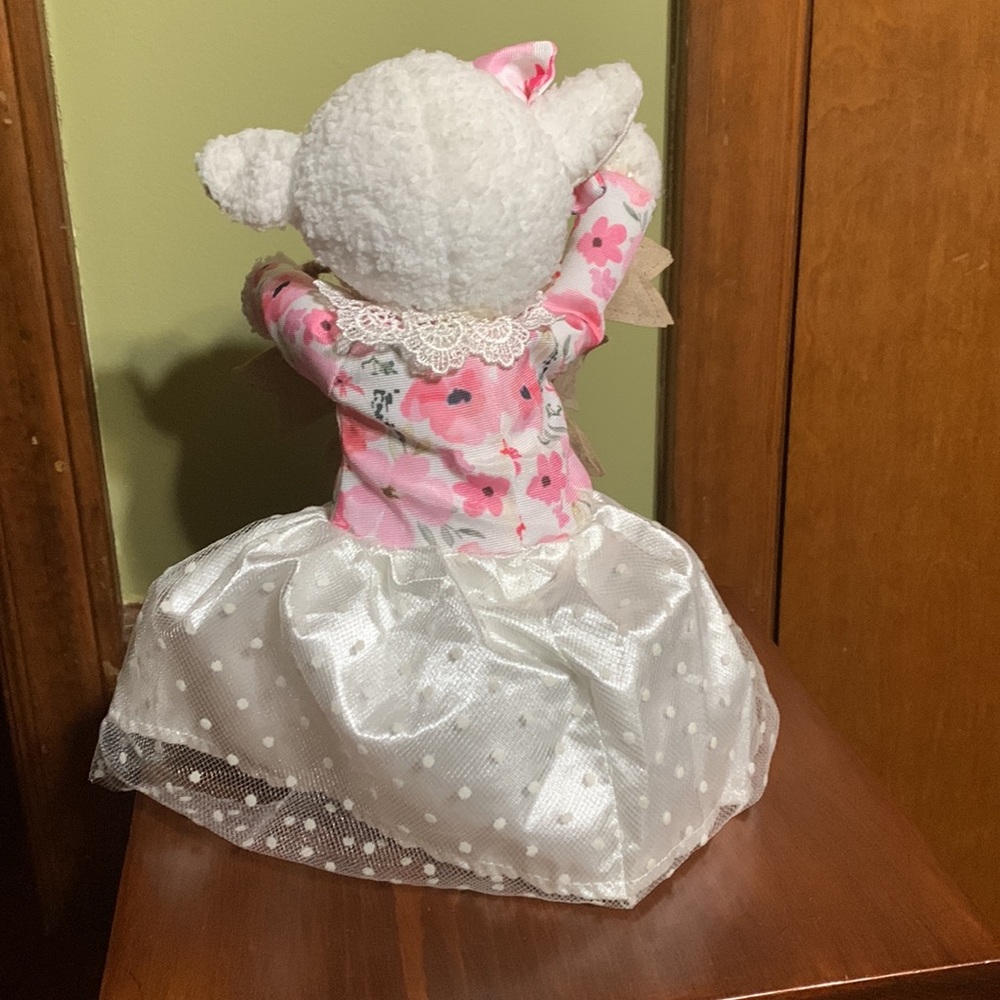 EASTER-Peter Rabbit & Spring Lamb - New Condition/ For Decorative Purposes Only! - Picture 7 of 16
